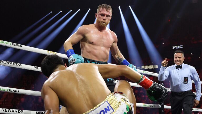 Canelo Alvarez beats Jaime Munguia