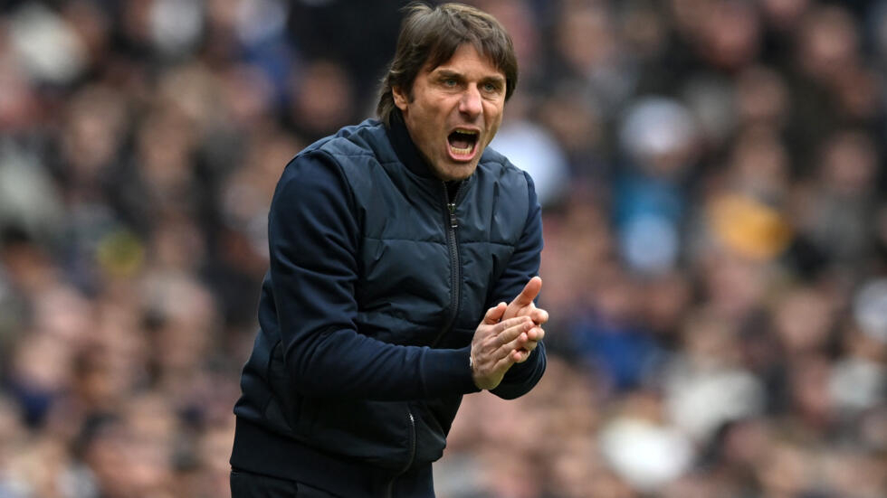 Napoli have announced the appointment of former Chelsea and Tottenham coach Antonio Conte as their new head coach.