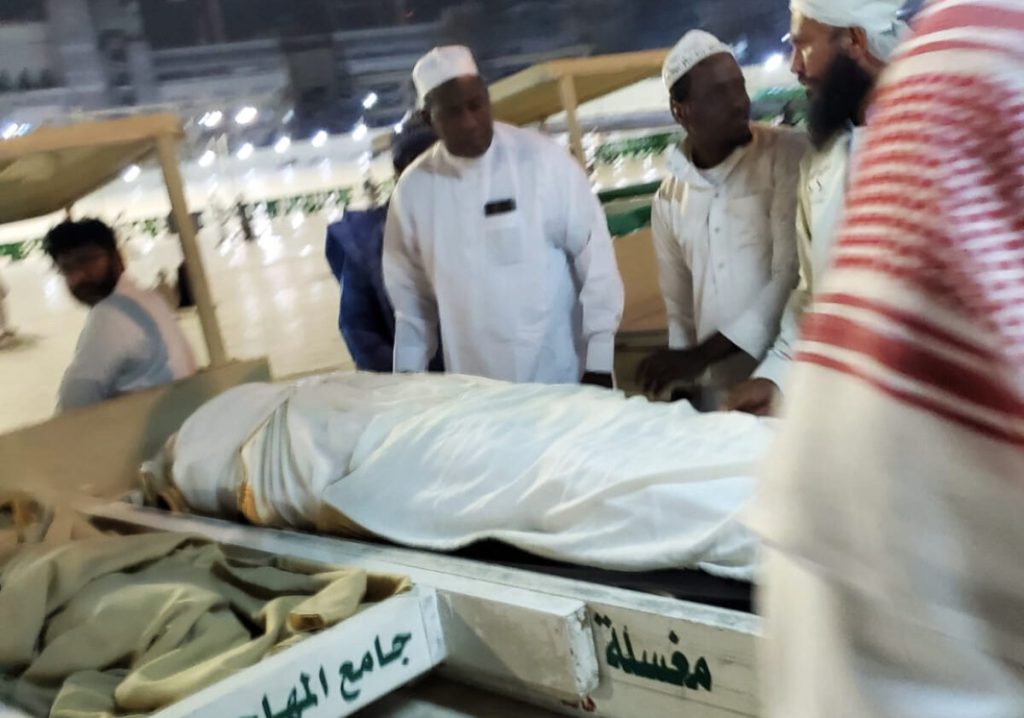 A Nigerian pilgrim dies on the way to Jamaraat