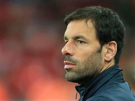 Van Nistelrooy Set To Be Appointed Leicester Boss