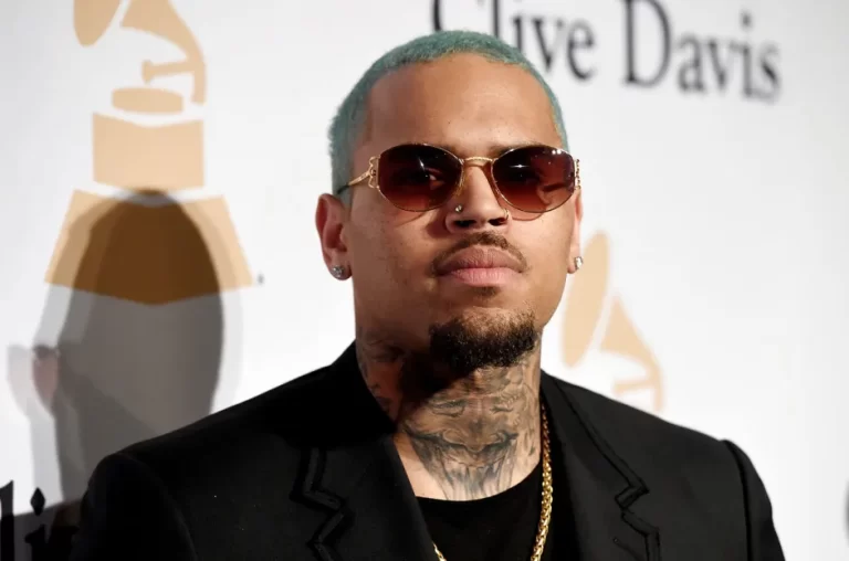 Chris Brown Files $500M Lawsuit Against Warner Brothers