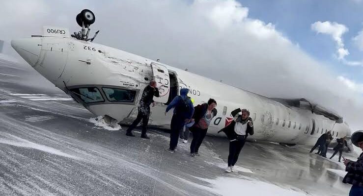 Passengers on crashed Toronto plane offered $30,000 each