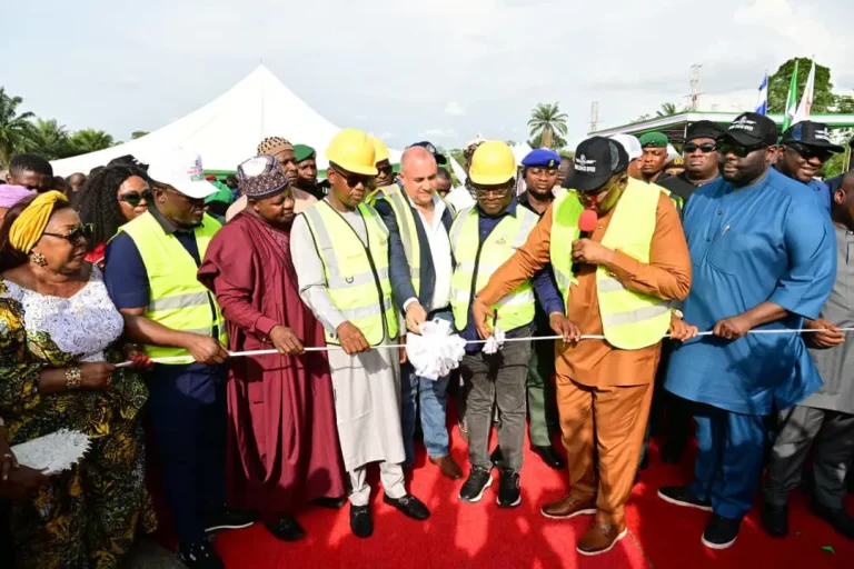 FG Inaugurates 65km C’River Section Of Lagos/Calabar Coastal Road