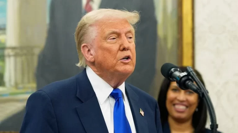 Trump Administration Offers $1,000 to Migrants Who Self-deport