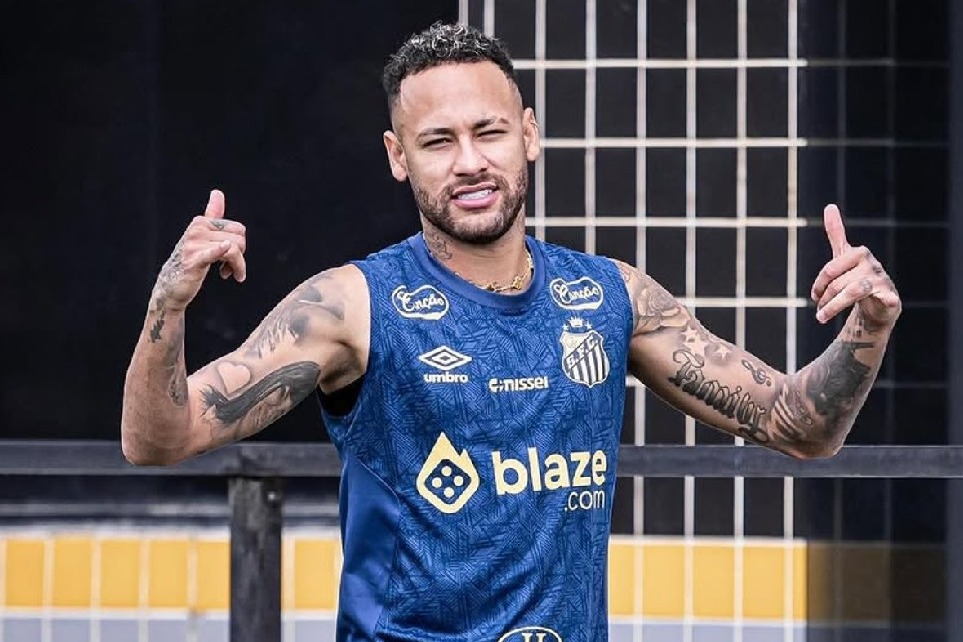 Neymar Extends Santos Contract Until End Of 2025